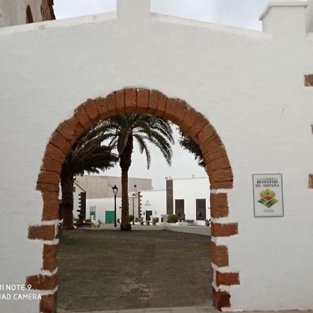 شقة تيغيسي  في Precioso Apartamento Con Terraza En Teguise المظهر الخارجي الصورة